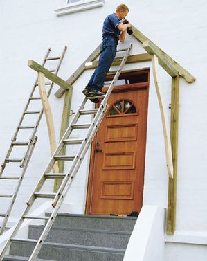 Как сделать козырек над крыльцом