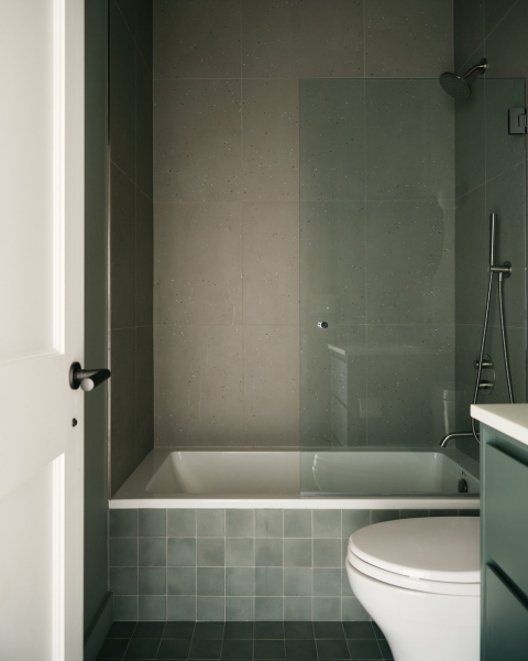 Приглушенный минимализм в дизайне квартиры в Нью-Йорке