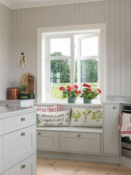 Будто стоит здесь с прошлого века: новый дачный домик в традиционном стиле