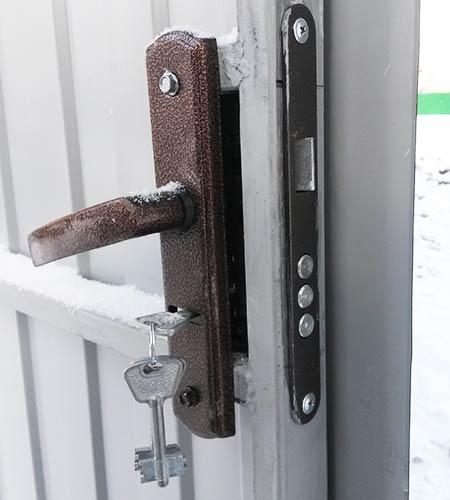 Замки для калитки из профнастила