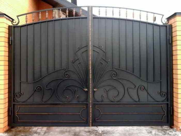 Откатные или распашные ворота &mdash; что лучше?