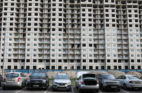 Проблема долгостроев: регионам &mdash; новая помощь, застройщикам &mdash; новые обязанности