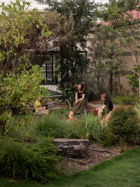 Человек и природа под одной крышей: дом в Брисбене