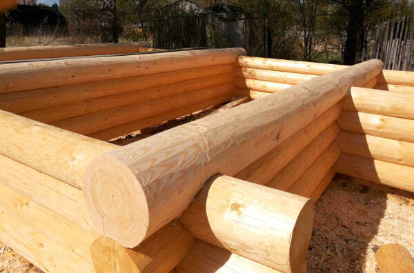 Важные аспекты перед началом строительства дома из рубленого бревна