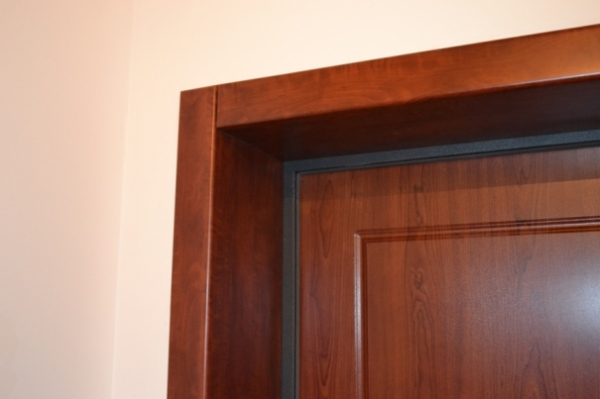 Руководство, как можно отделать дверной проем входной двери