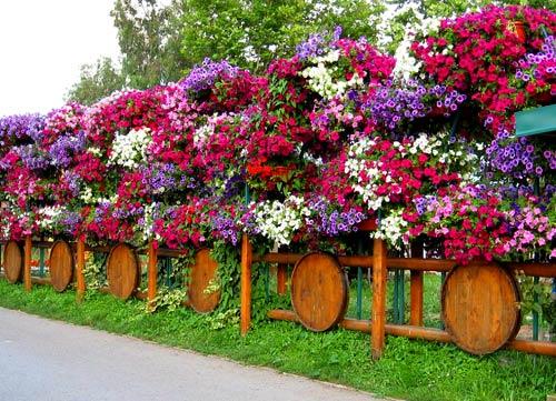 Забор из подручных материалов