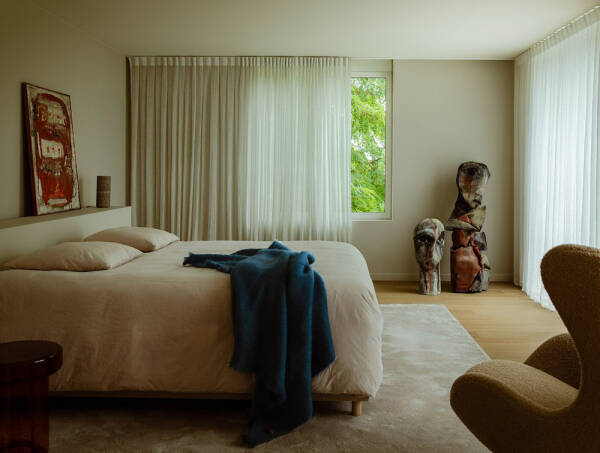 Спокойный, но изысканный современный интерьер рядом с парком в Бельгии