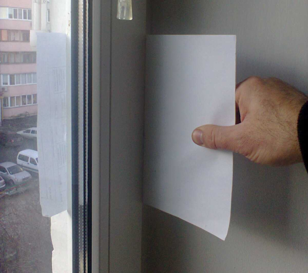 Почему дует из пластикового окна и как исправить эту проблему?