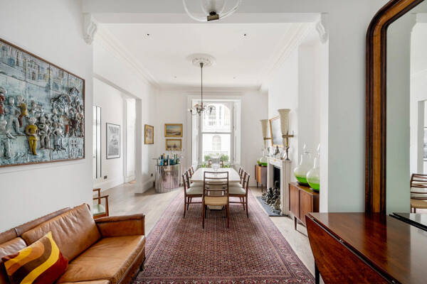 Белая квартира в Лондоне с декором, неподвластном времени
