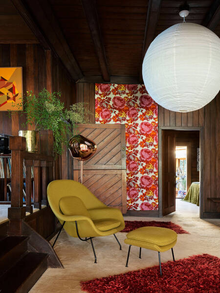 Уютные деревянные интерьеры старинного коттеджа на побережье в Австралии