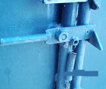 Как сделать защелку на калитку