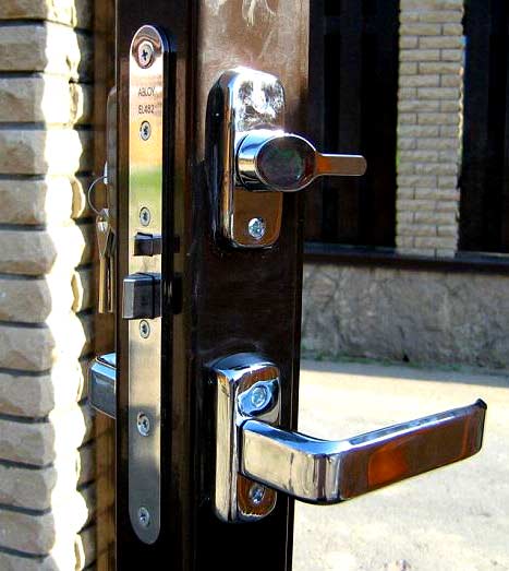 Врезные замки на калитку