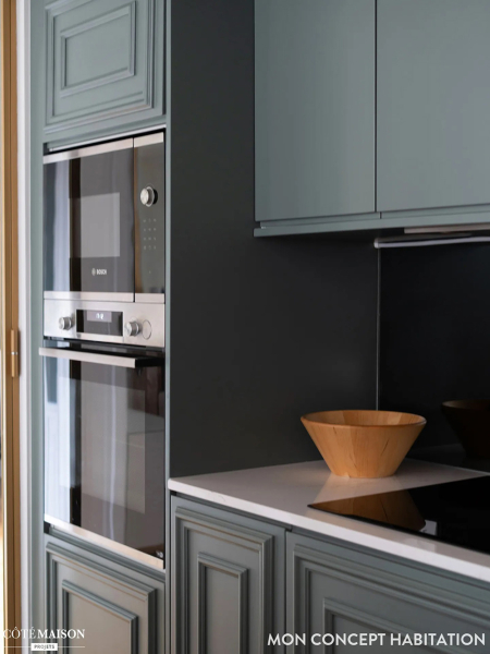 Арки, окна в пол и современные нотки: квартиры в старом доме в Париже