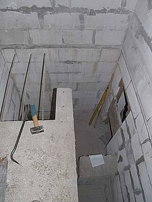 Бетонная лестница в подвал: предельно ясное руководство по строительству