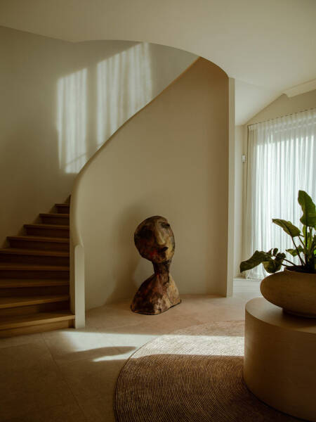 Спокойный, но изысканный современный интерьер рядом с парком в Бельгии