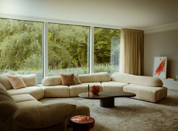 Спокойный, но изысканный современный интерьер рядом с парком в Бельгии