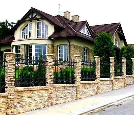 Забор является сооружением и строением