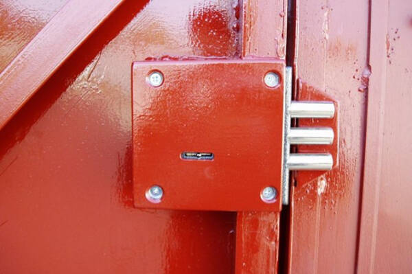 Рейтинг наиболее популярных и надежных навесных замков для защиты помещений на 2023 год