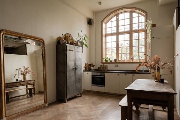 Небольшой лофт в здании старой викторианской школы в Лондоне