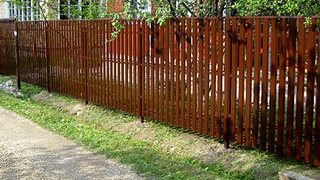 Забор между садовыми участками