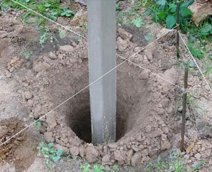 Варианты дизайна забора из профнастила