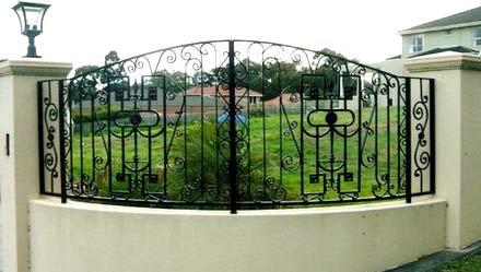 Металлические заборы и ограждения
