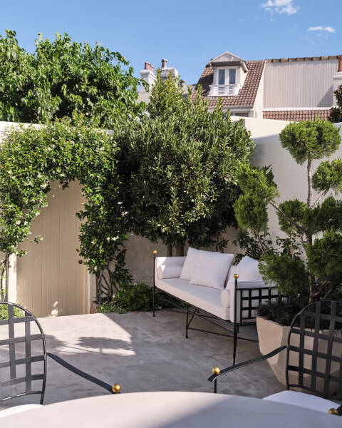 Утонченные белые интерьеры с европейской элегантностью: дом в Мельбурне