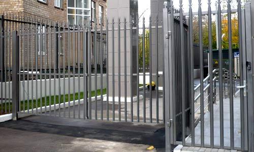 Металлические заборы и ограждения