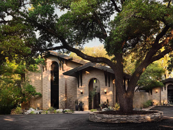 Элегантный mid century на фоне природы: новый проект Джоанны и Чипа Гейнс