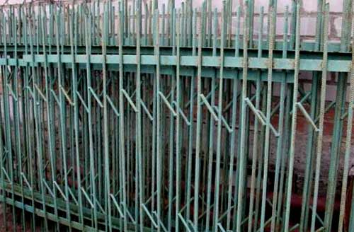 Как сделать забор из арматуры