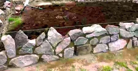 Строительство забора из натурального камня