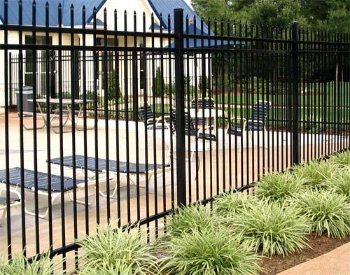 Металлические заборы из профильной трубы