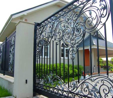 Металлические заборы и ограждения