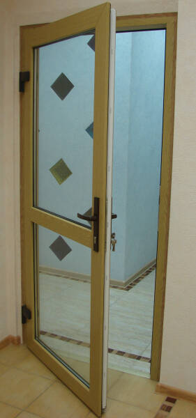 Бессмертная классика: секрет популярности распашных дверей